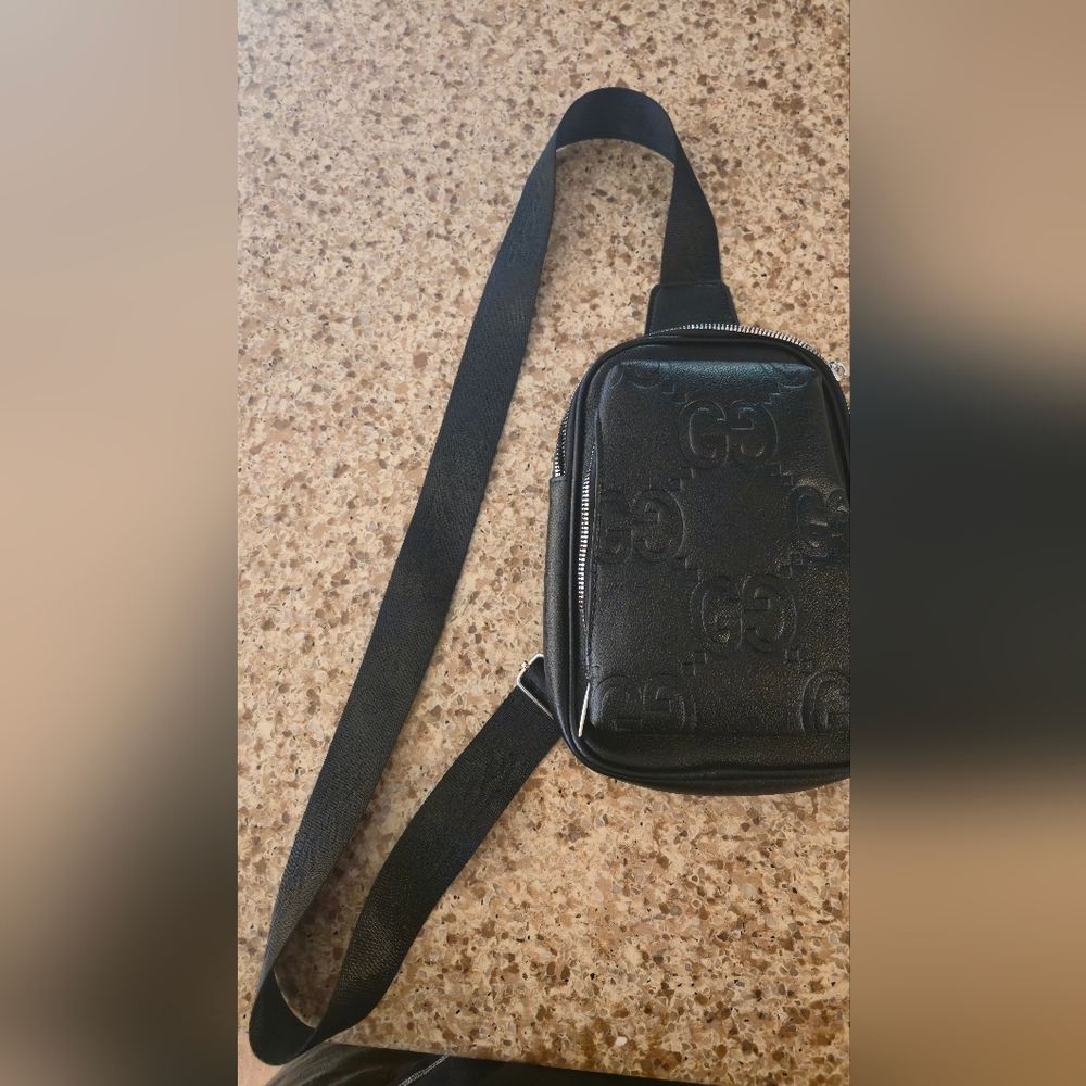 COPY Gucci Black Embossed Faux Leather Crossbody Bag